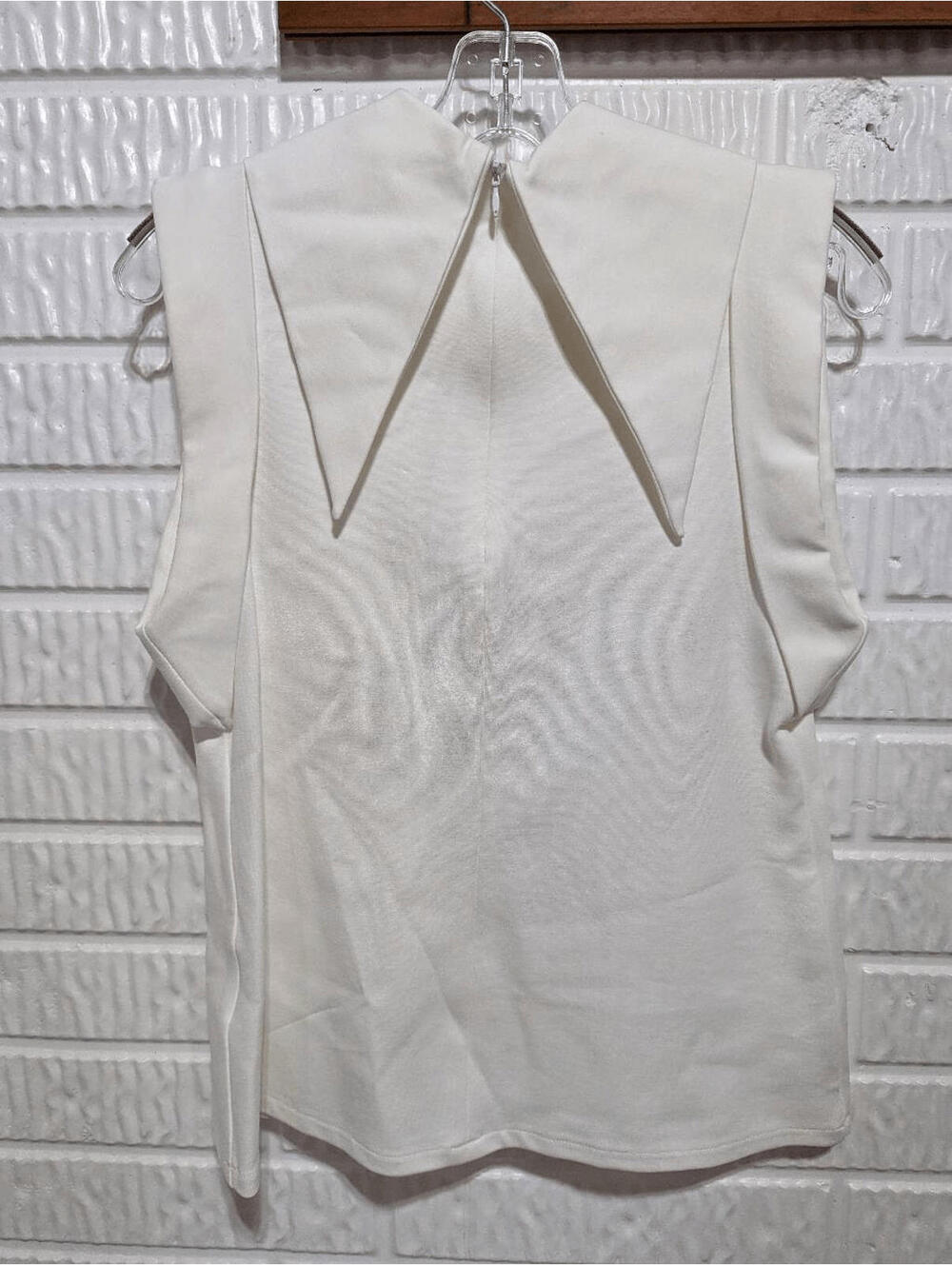 Planet by Lauren G Women's White Sleeveless Zip Back Scuba Chic Top Size 1 - Picture 2 of 4